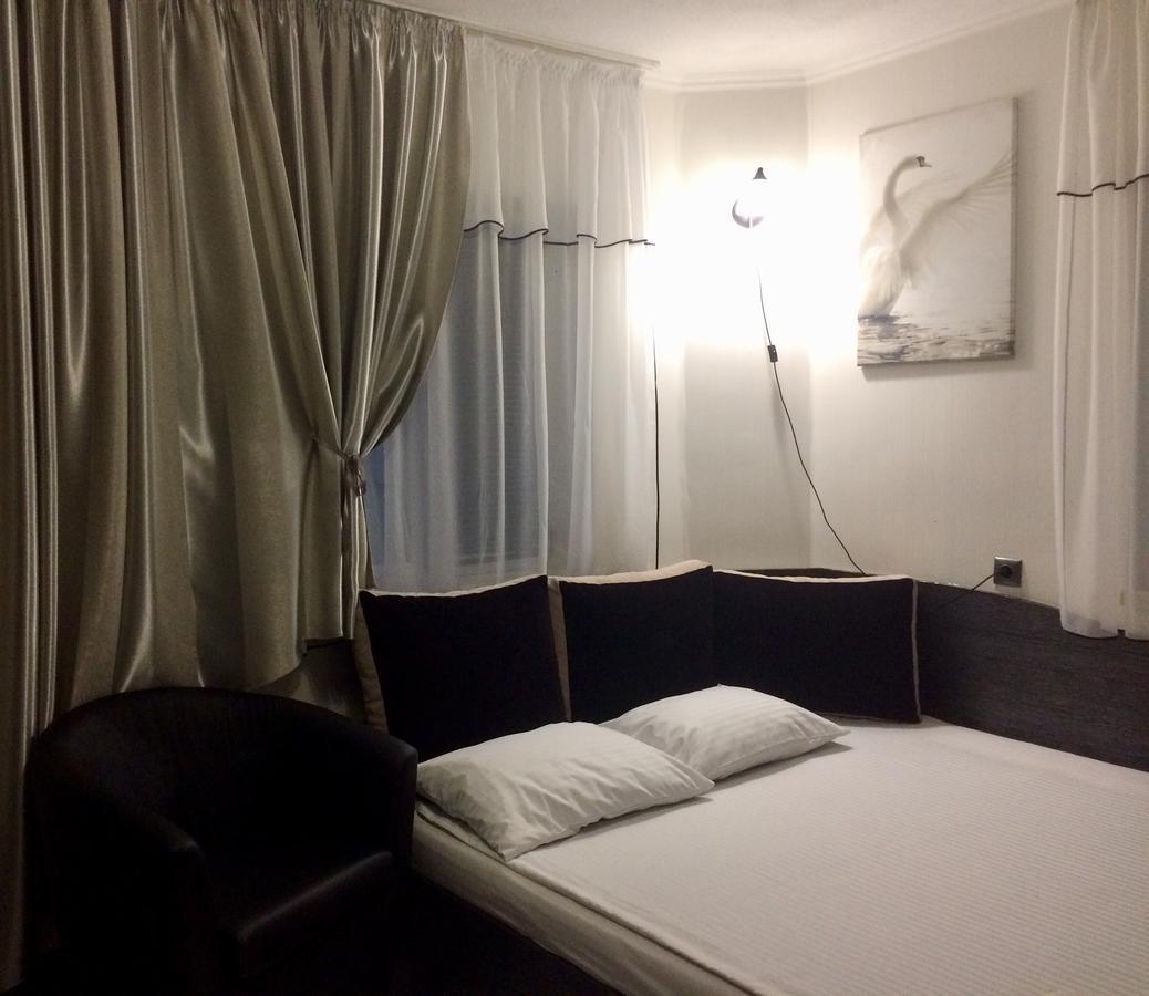 Maiami Hotel Nikopol Buitenkant foto