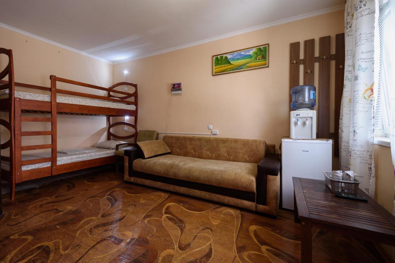 Maiami Hotel Nikopol Buitenkant foto