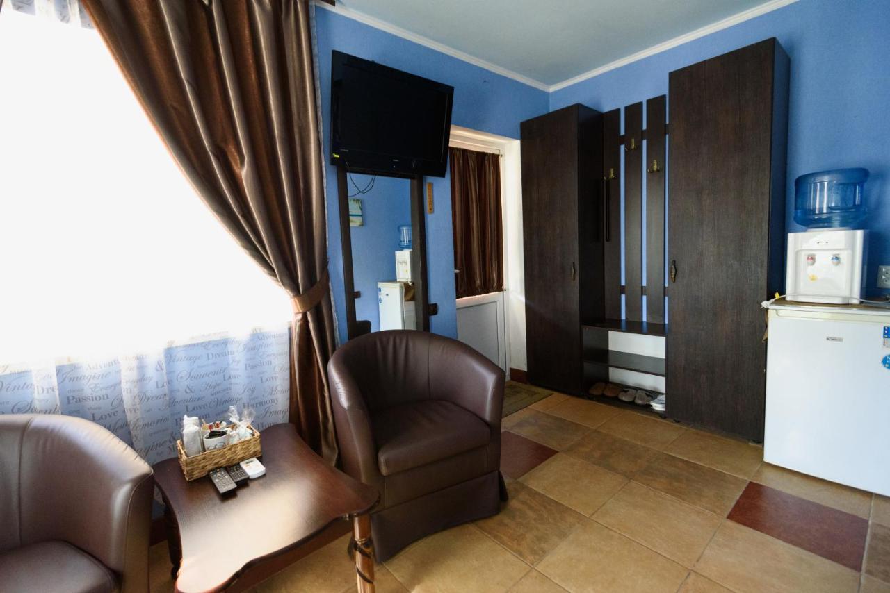 Maiami Hotel Nikopol Buitenkant foto