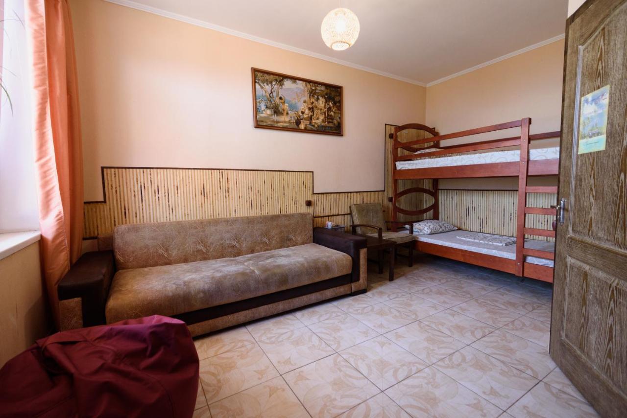 Maiami Hotel Nikopol Buitenkant foto