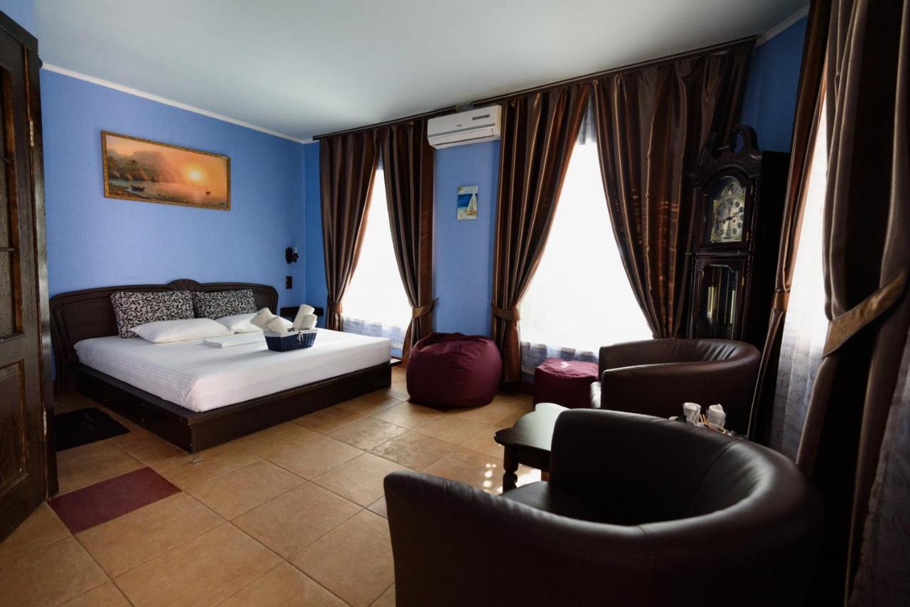 Maiami Hotel Nikopol Buitenkant foto
