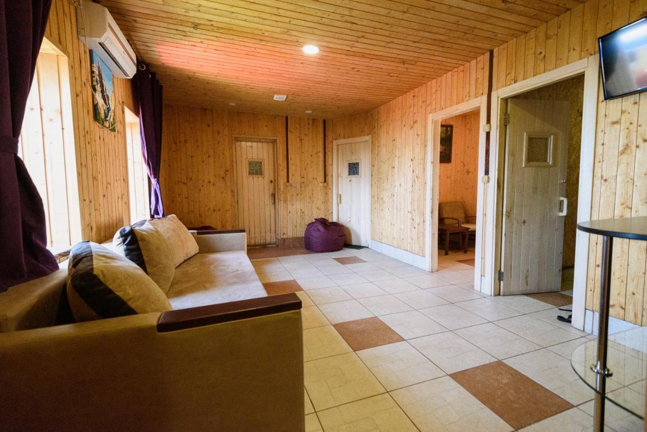 Maiami Hotel Nikopol Buitenkant foto