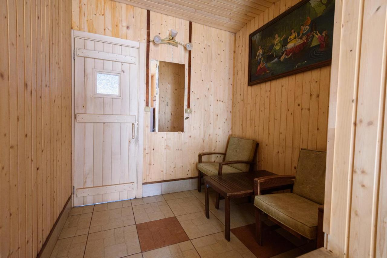Maiami Hotel Nikopol Buitenkant foto