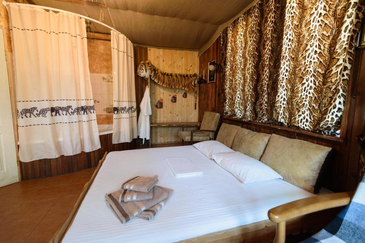 Maiami Hotel Nikopol Buitenkant foto