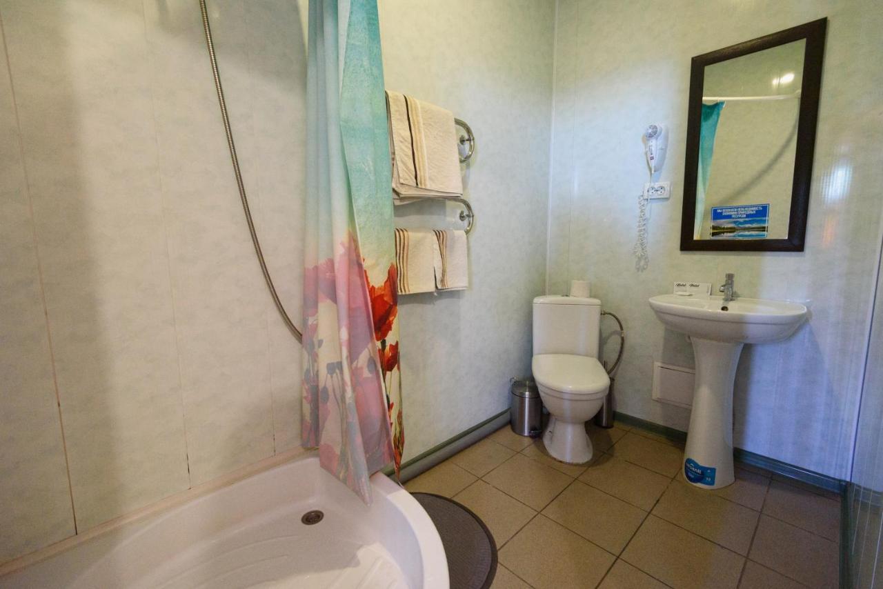 Maiami Hotel Nikopol Buitenkant foto