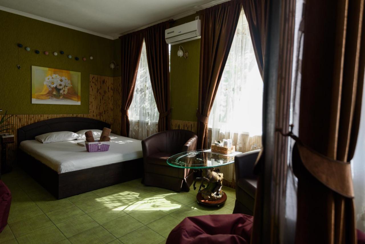 Maiami Hotel Nikopol Buitenkant foto